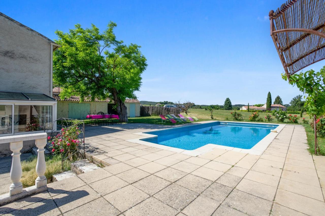 Villa Charmante A La Tour-D'Aigues Avec Piscine Privee Экстерьер фото